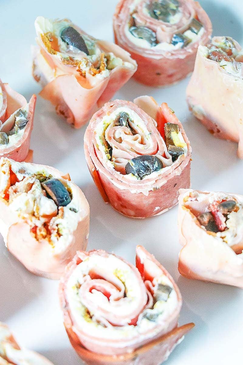 Low Carb Pinwheels with Bacon and Cream Cheese - this quick and easy keto recipe is versatile and is great as an appetizer or as a snack.